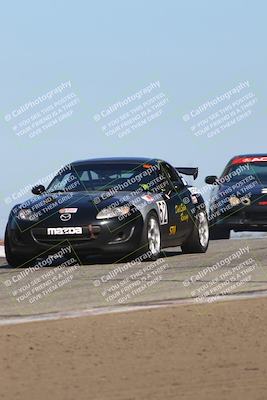 media/Oct-26-2025-CalClub SCCA (Sun) [[8ce1e69566]]/Group 2/Grapevine/